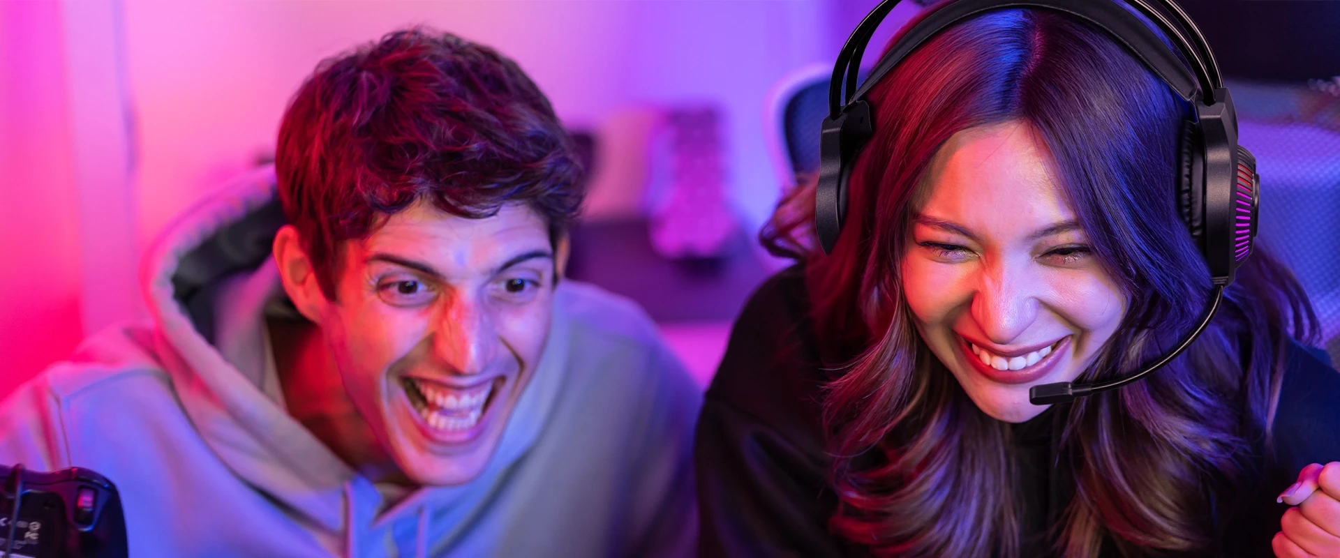 หูฟังเกมมิ่ง รุ่น H111 พร้อมไมโครโฟน Omni-Directional